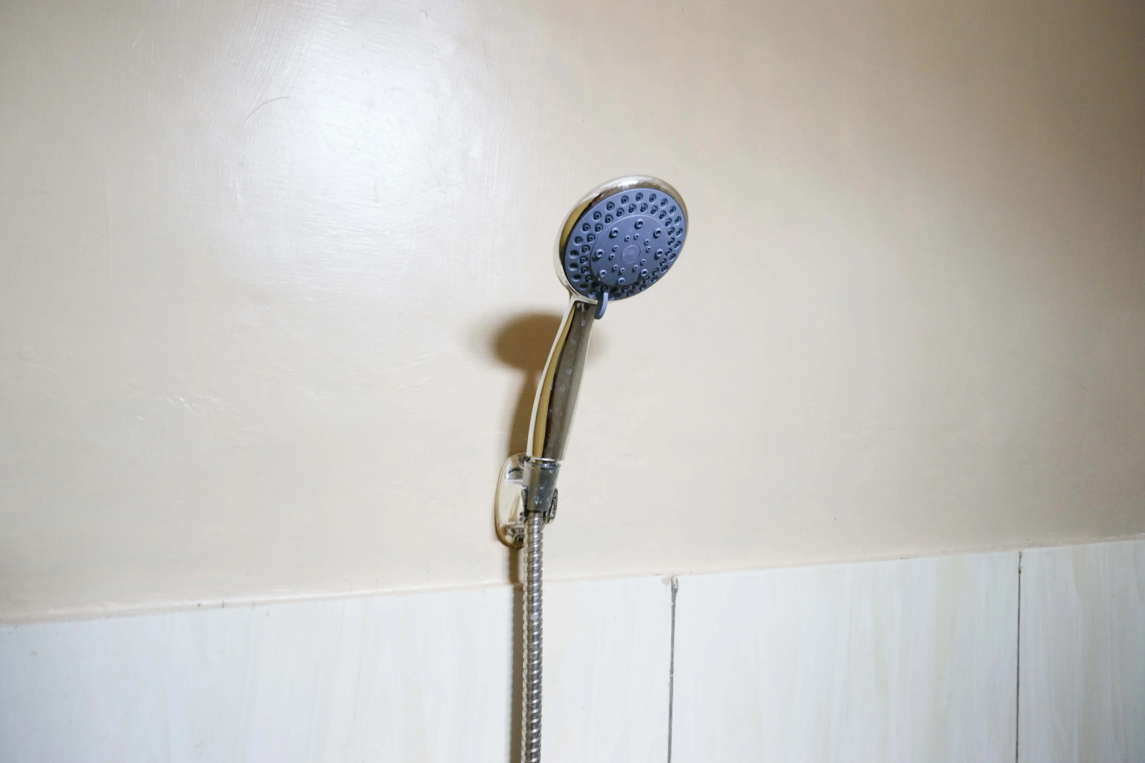 RedDoorz near Patung Kuda Solo Baru