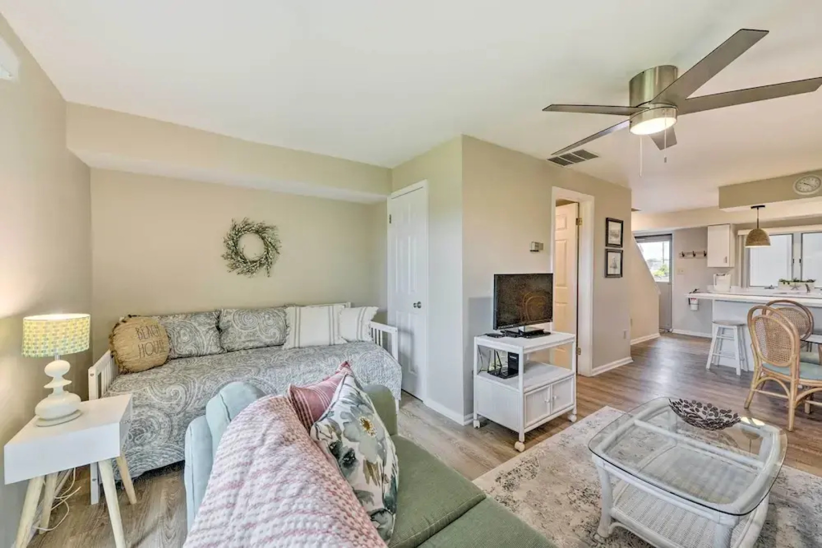 Brigantine Condo w/ Beach Access & Pool Views