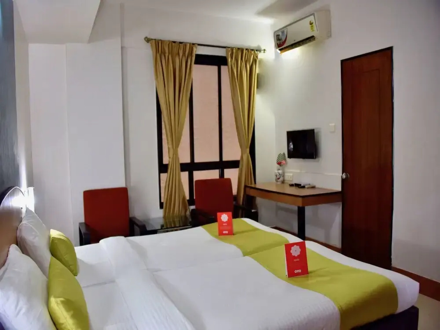 OYO 10765 Hotel Tanish