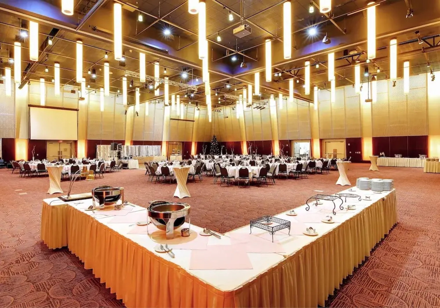 The Grand Hotel - Salem