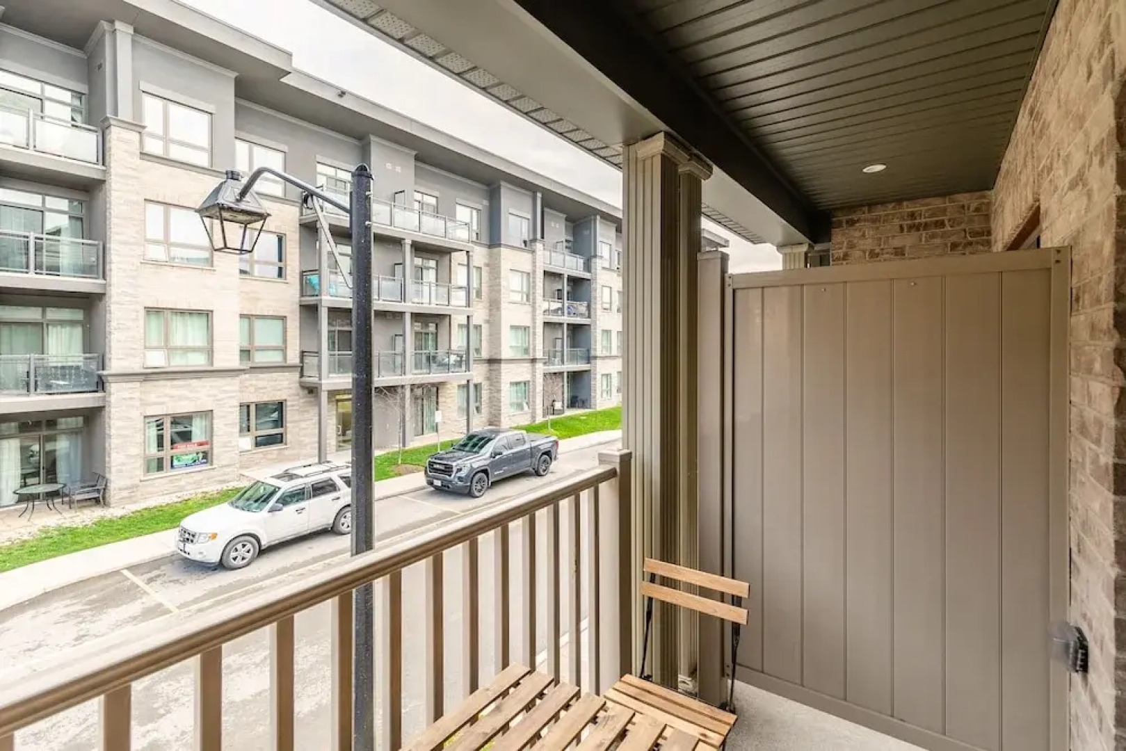 GLOBALSTAY. Modern Lake Ontario Townhomes