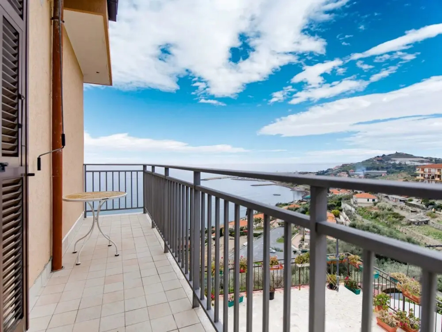 Scenic Holiday Home in Cipressa Near Town Centre