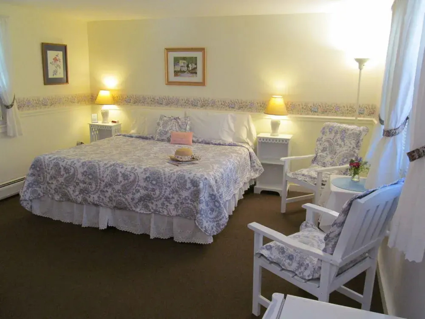 Allen Harbor Breeze Inn & Gardens