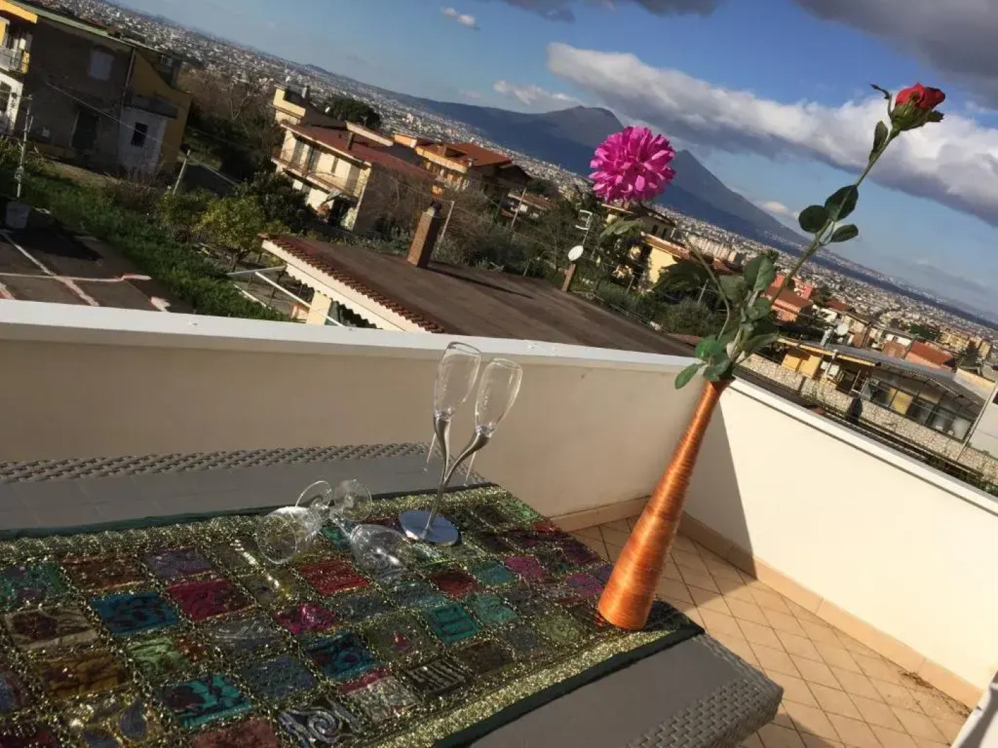 Secret pearl! Amalfi Coast, Pompei & Naples Free parking