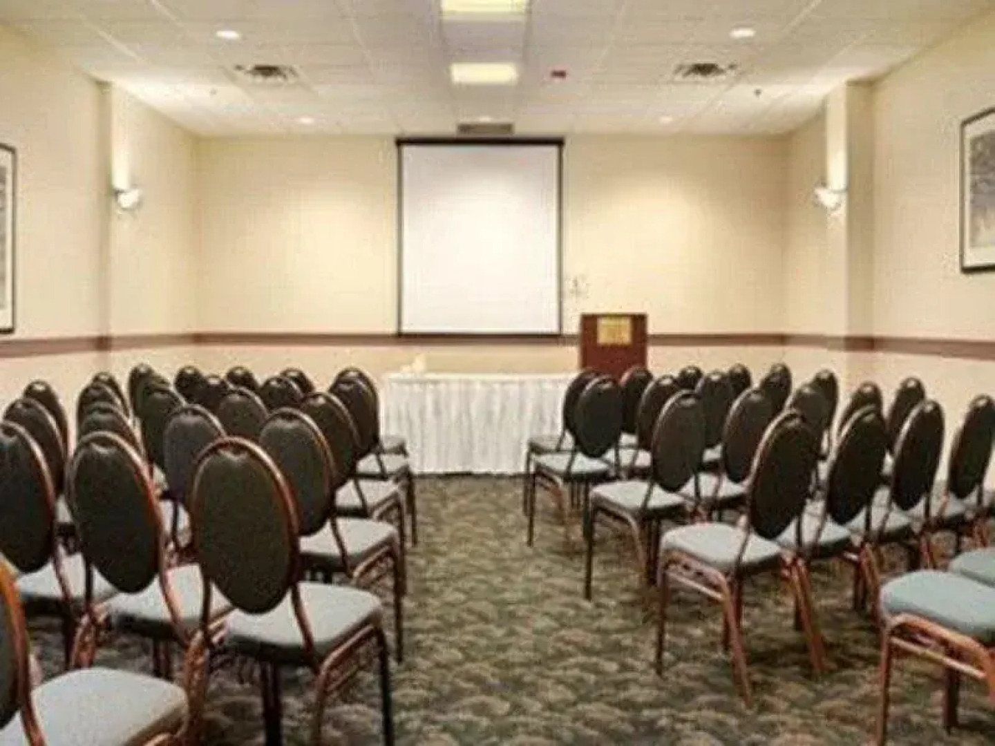 Ramada Hotel & Suites Metrotown