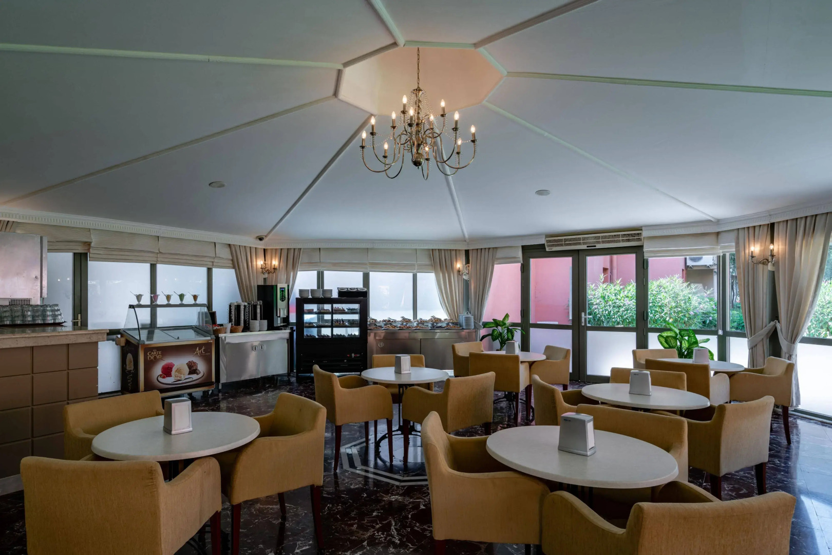 Palmeras Beach Hotel