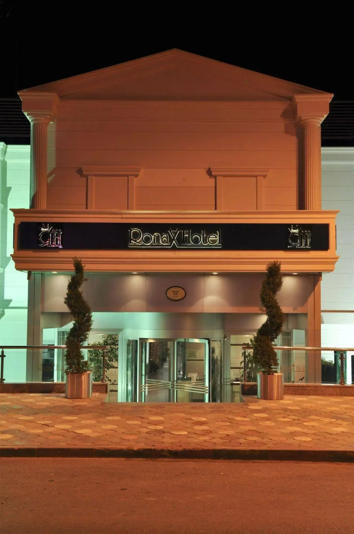 Ronax Hotel