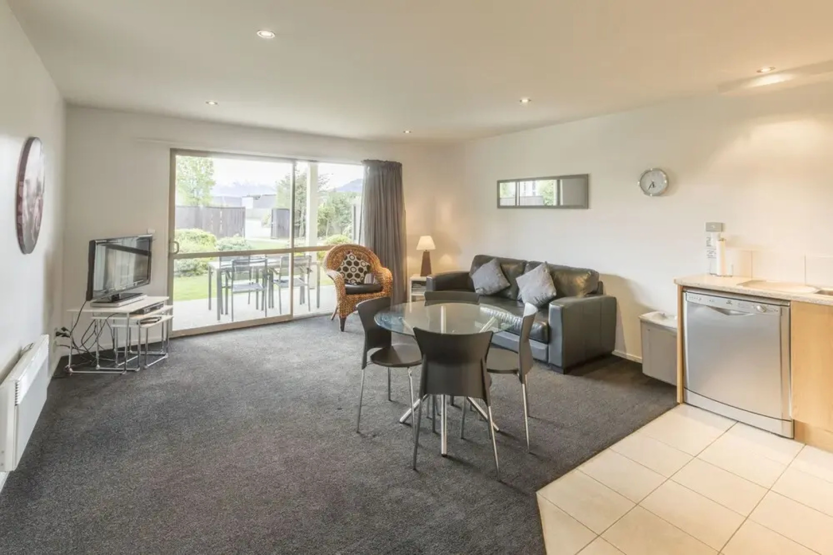 Toodle's Wanaka Luxury with Mountain Views