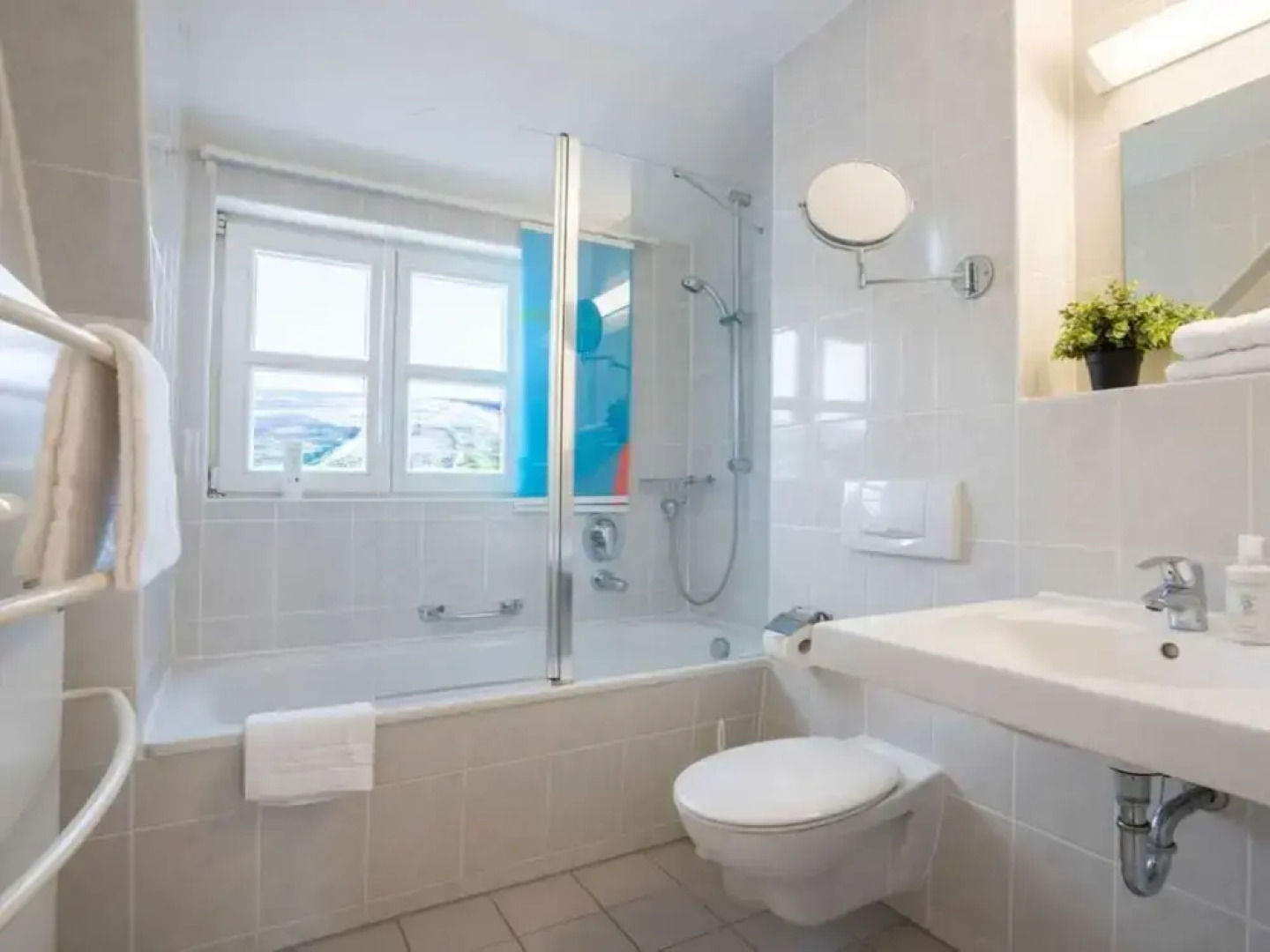 Comfy Apartment With Terrace