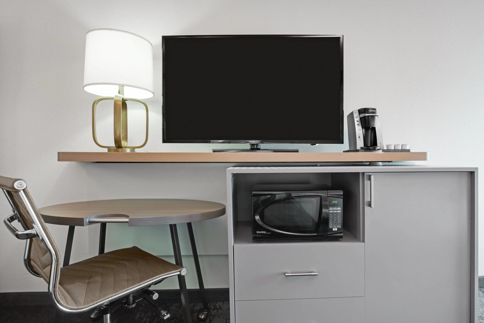 Holiday Inn Roanoke Airport – Conference CTR by IHG