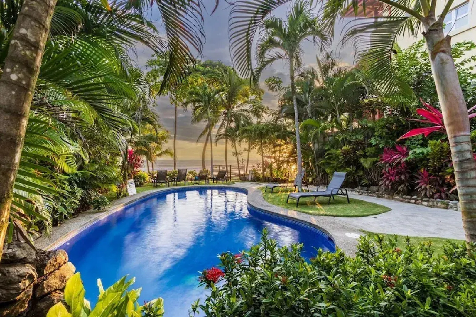 Ola Bonita BeachFront Apart Hotel