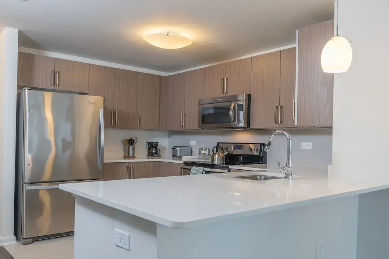 Skyline Luxury Home Suites at Newport