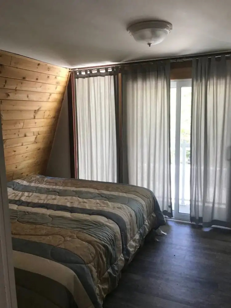 Niagara Beachfront Home