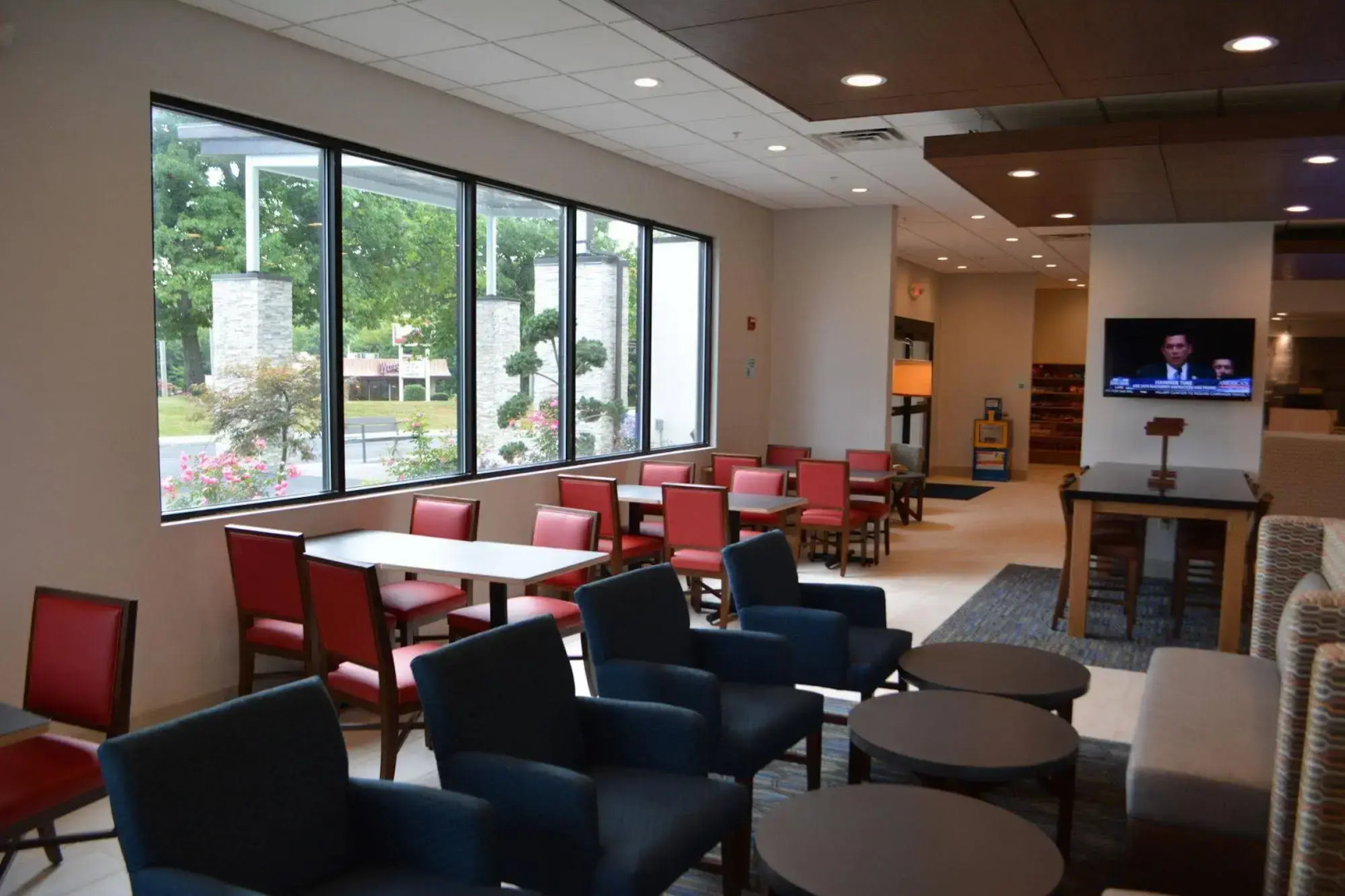 Holiday Inn Express & Suites Waterville - North by IHG