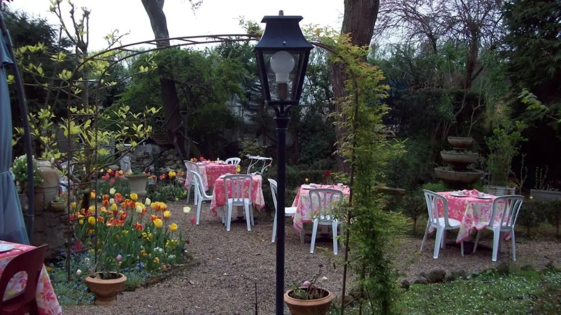 Hostel Du Roy