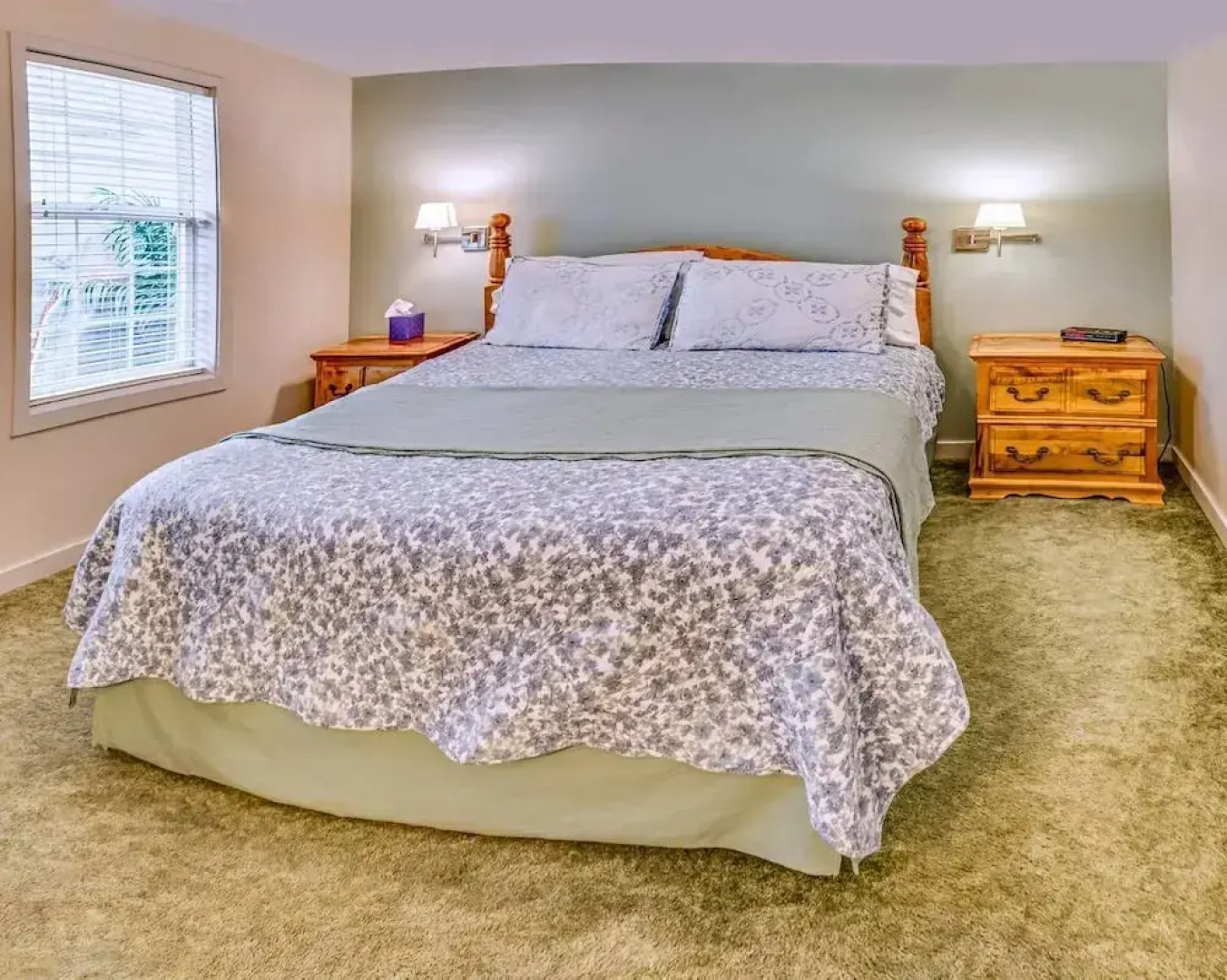 Oak Lawn Cottage ~ 1.5 Blocks to OSF