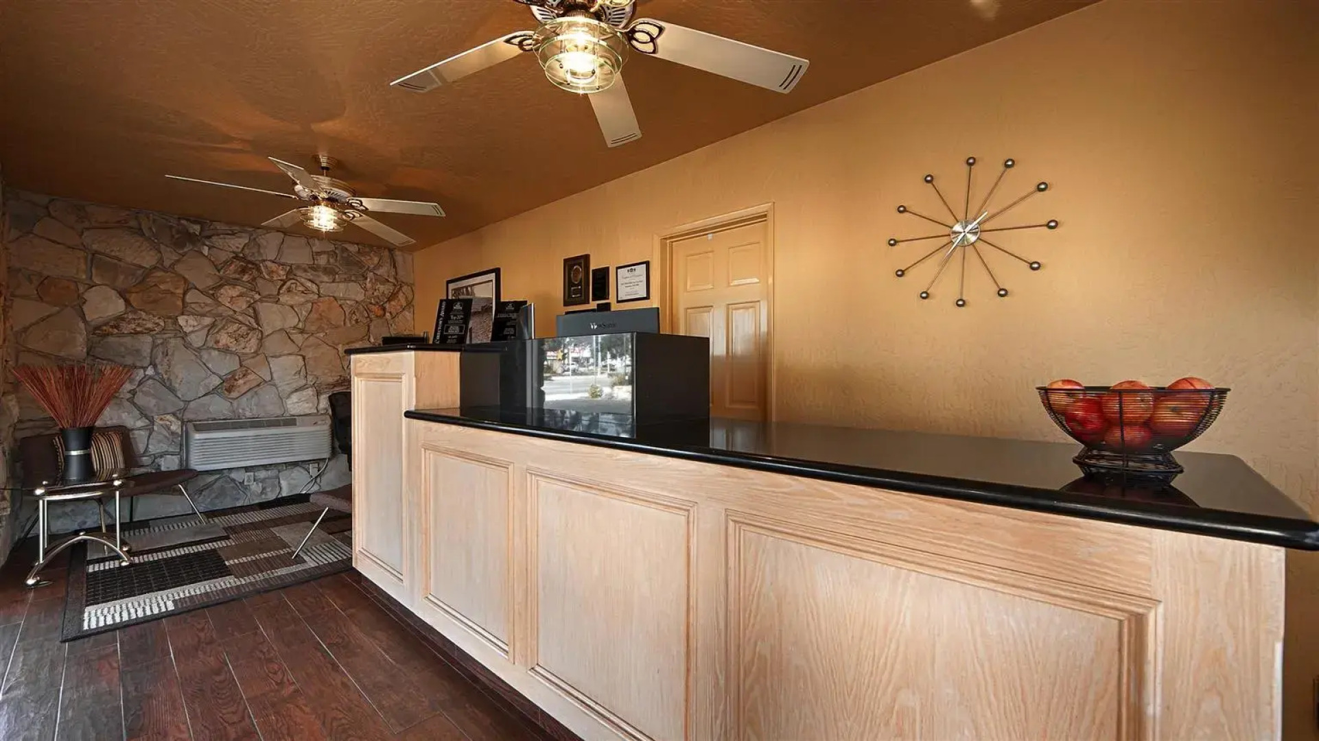 Best Western Pine Tree Motel