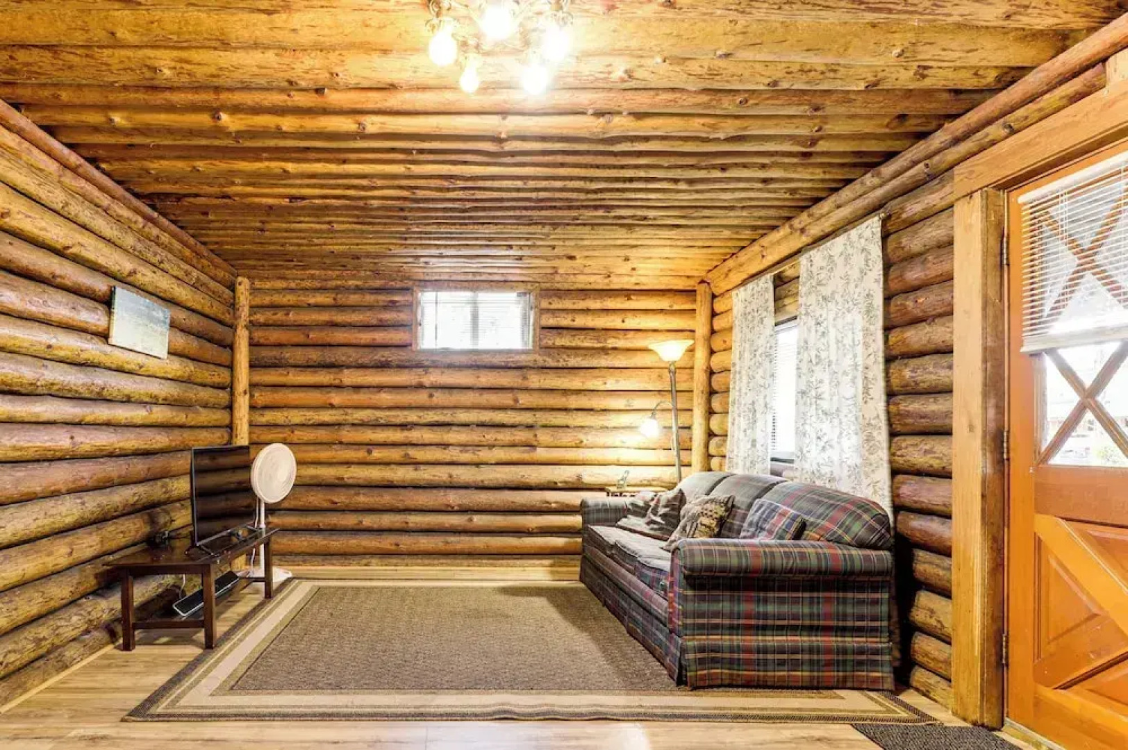 Watefront Getaway w/ Mtn Views & Dock in Clearlake