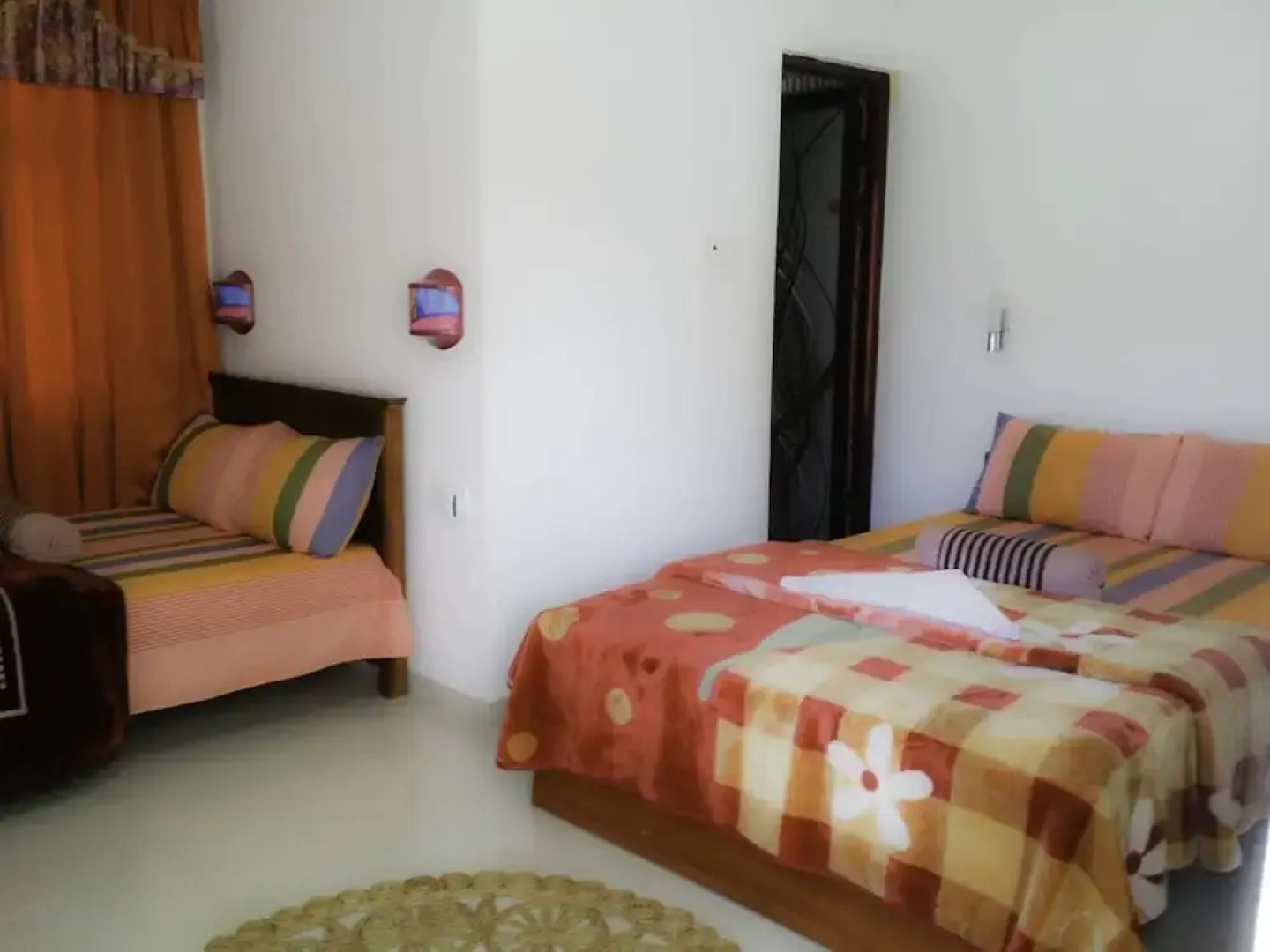 Yoho Toppass Breeze Hotel