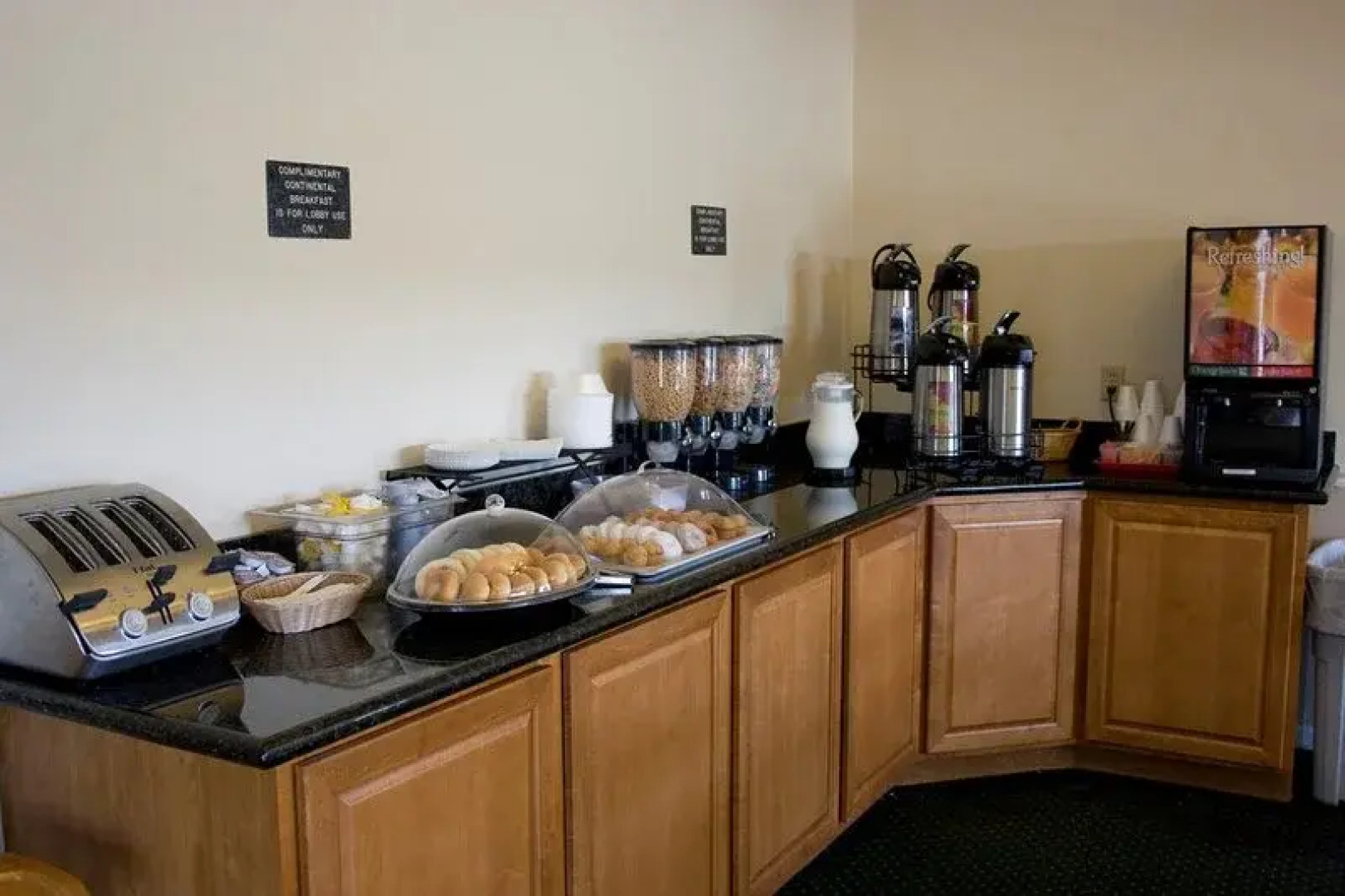 Rockford Alpine Inn and Suites