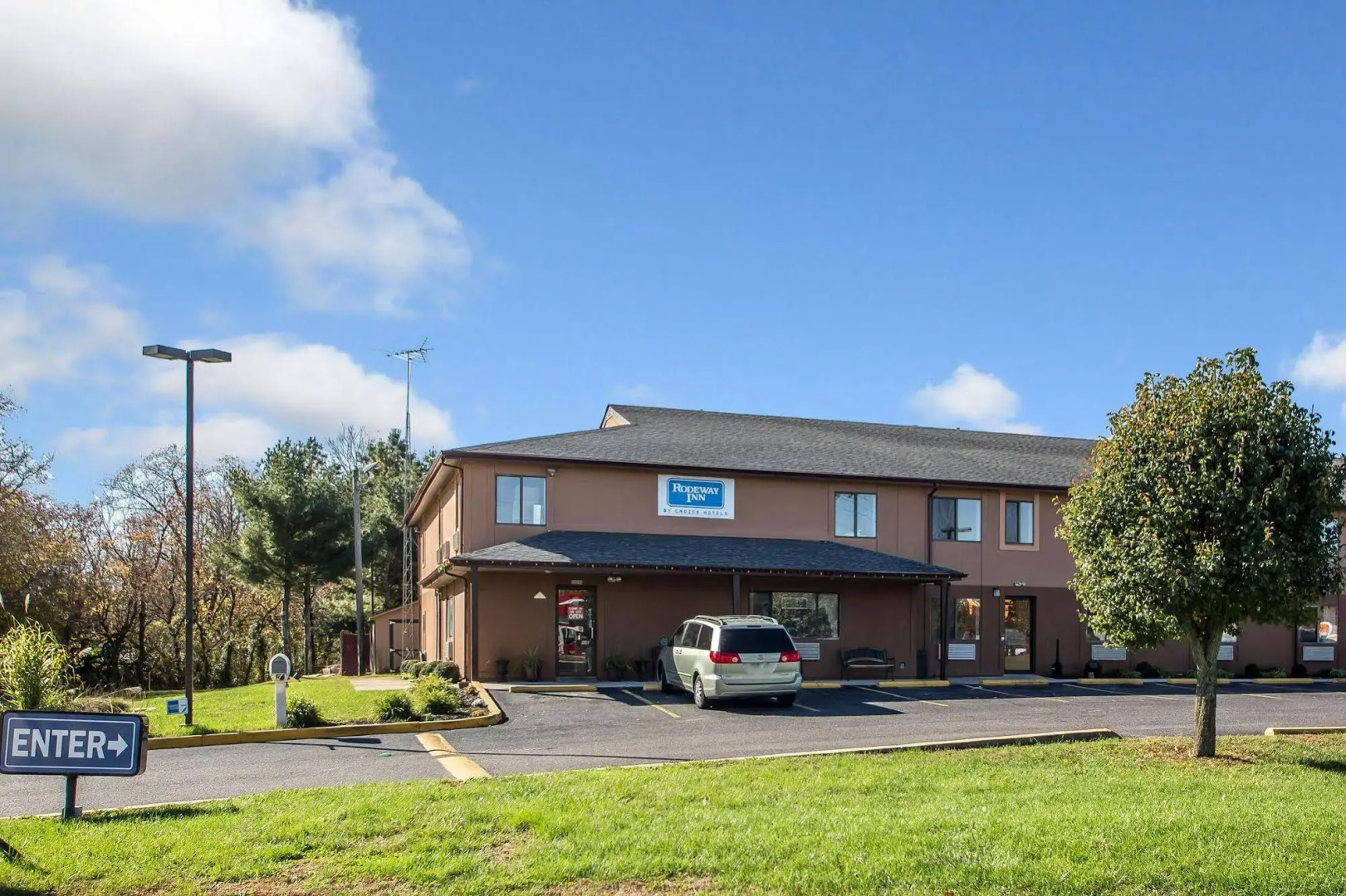 RODEWAY INN and SUITES