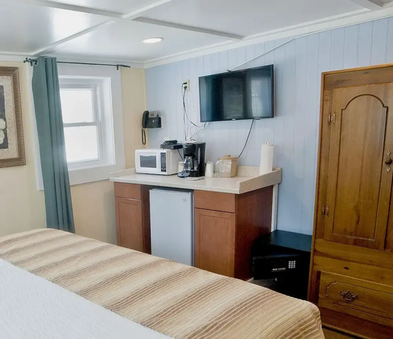 Georgianne Inn & Suites