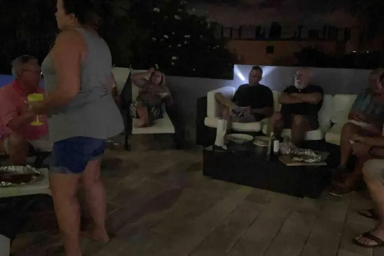 Private Estate with Pool 10bed/6baths