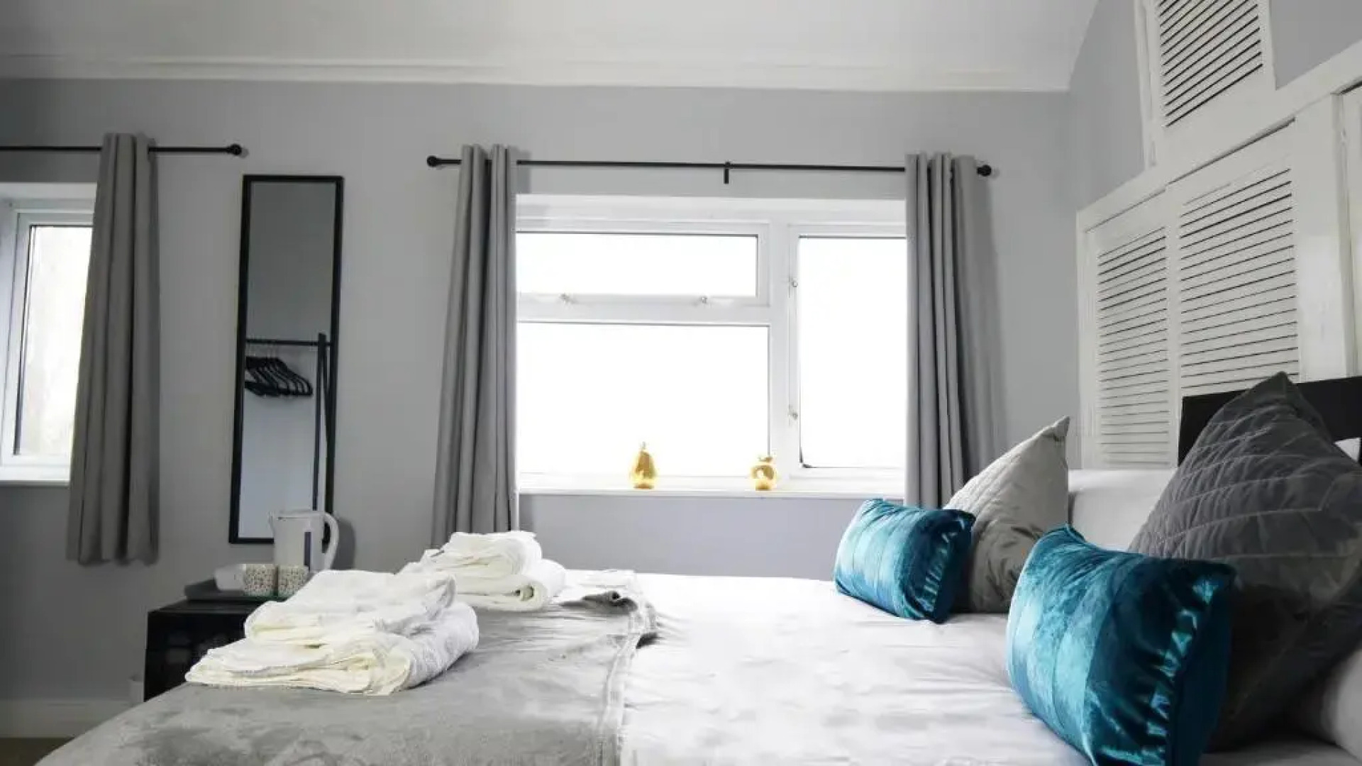 Portobello House - Four Bedroom House perfect for CONTRACTORS - Sleeps 6 - FREE parking