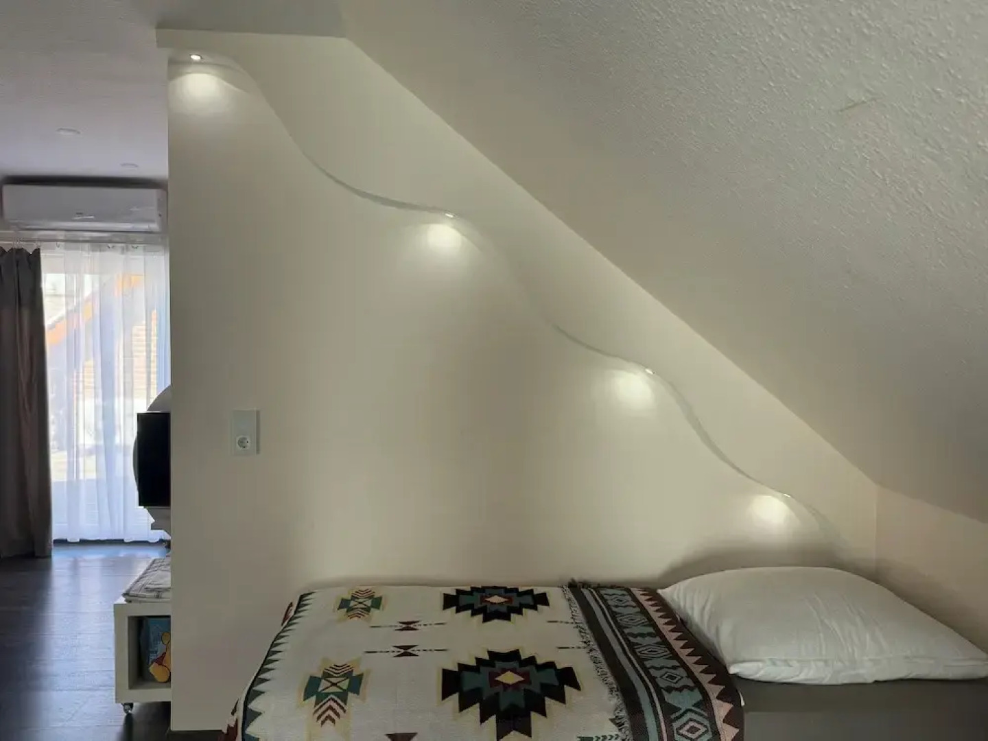 Modern House Gehrden contactless garden