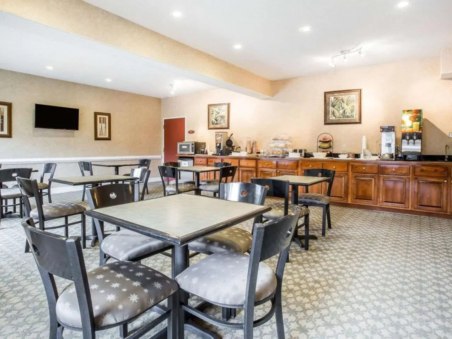 Econo Lodge Inn & Suites Douglasville