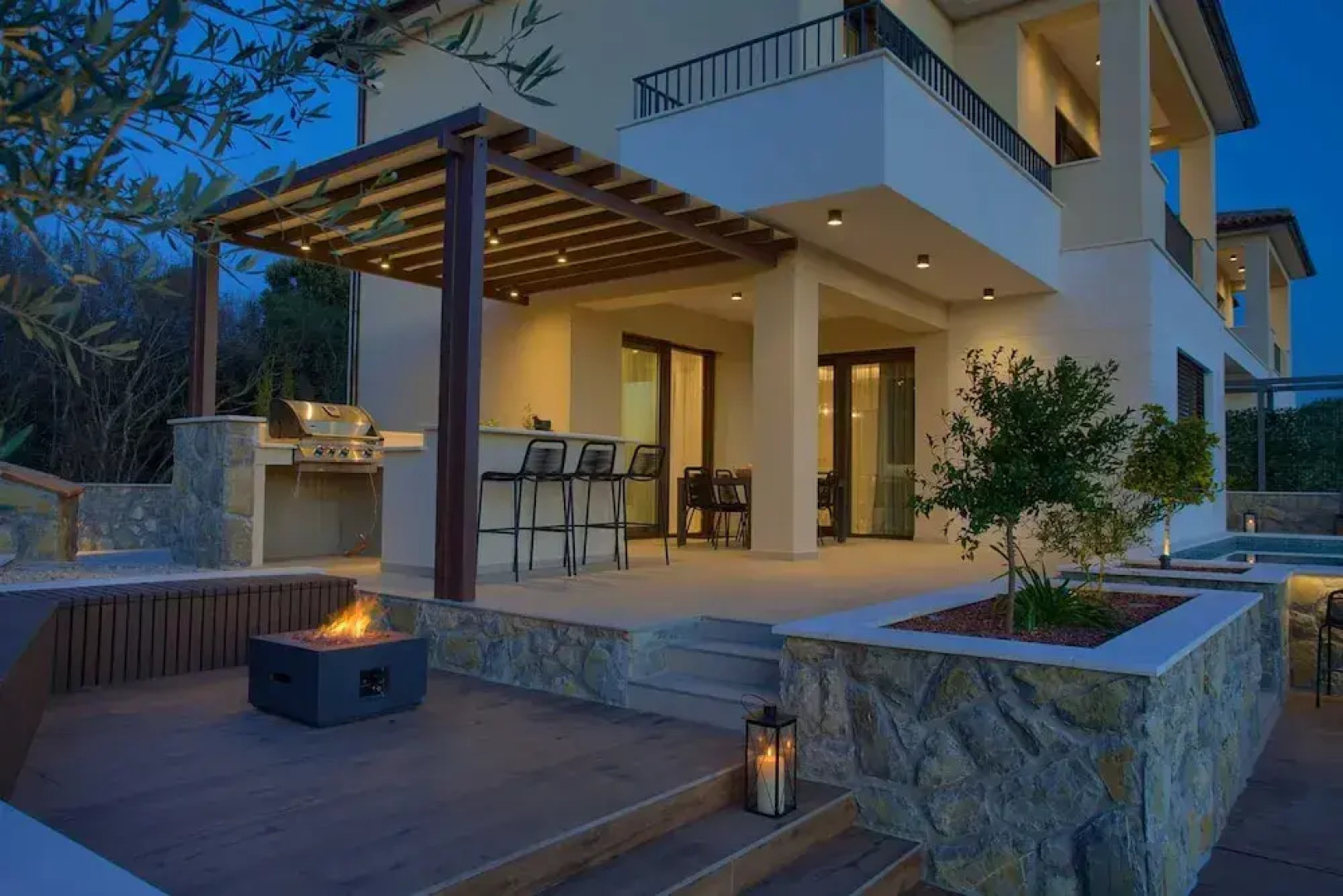 Villa Lady With Heated Pool Jacuzzi and Sauna