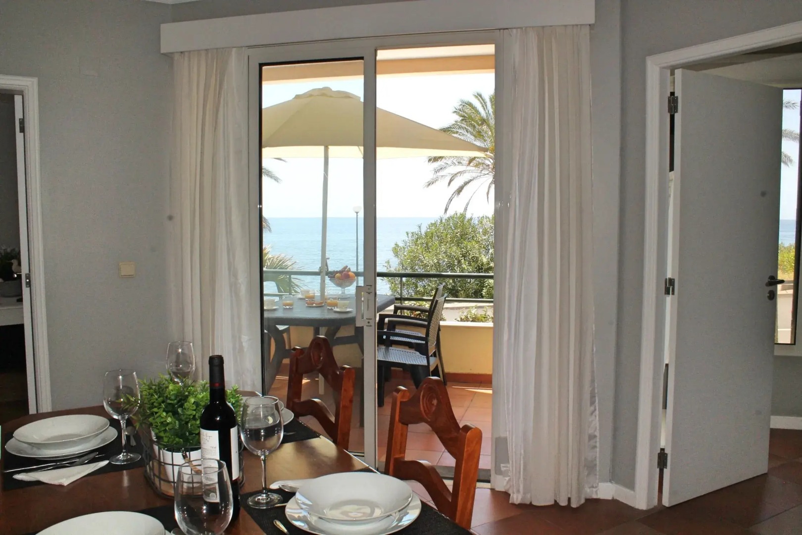 In sunny Madalena do Mar bay, 2-Bedroom refurbished apartment – Atlantic View