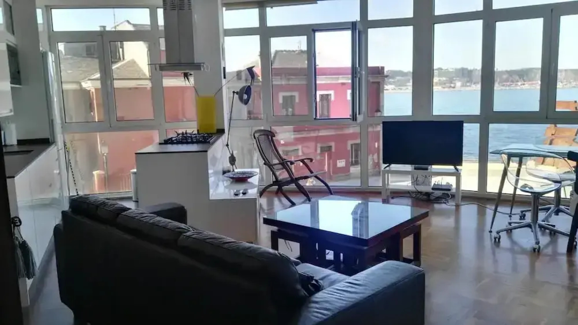 Seaviews-gijon-parking-2br-walk to Beach-wifi