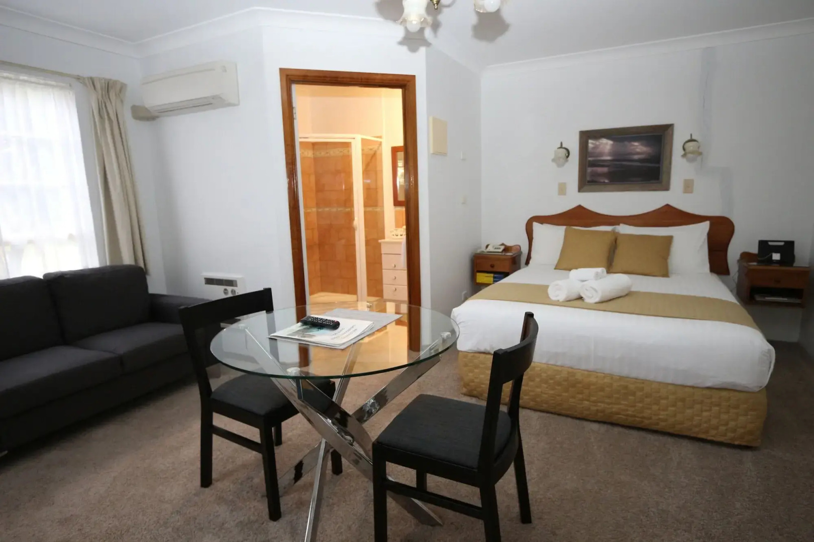 Swansea Cottages & Lodge Suites