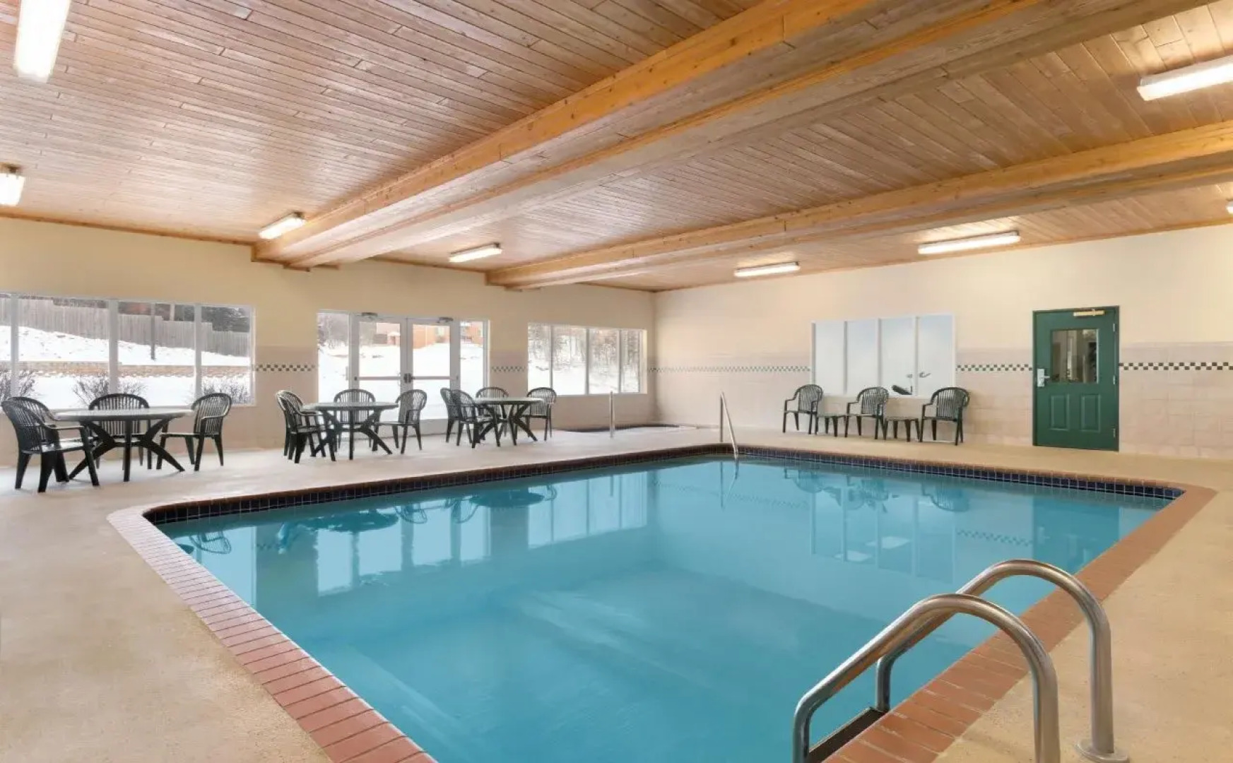 Holiday Inn Express & Suites Marquette by IHG