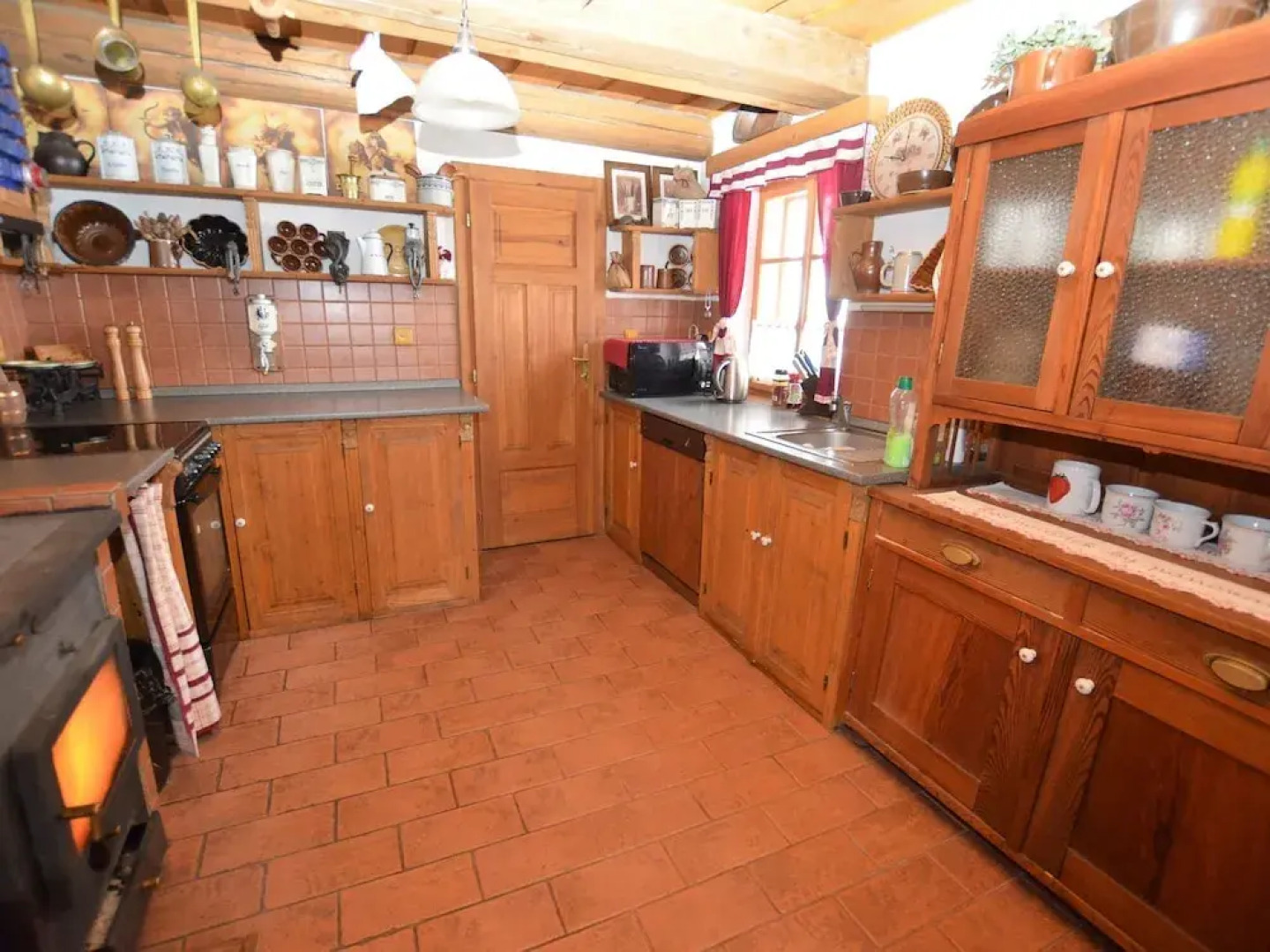 Cozy Holiday Home with Swimming Pool Bohemian