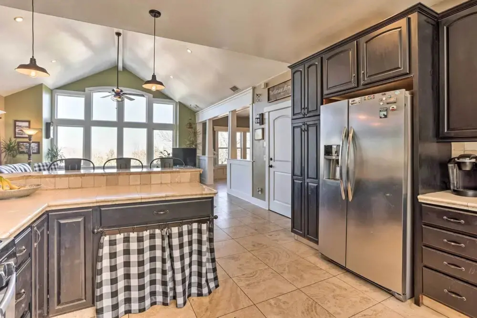 Lovely Lake Arrowhead Home w/ Private Hot Tub