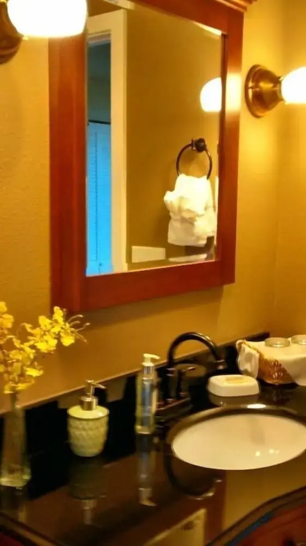 Skiff Point Guest House