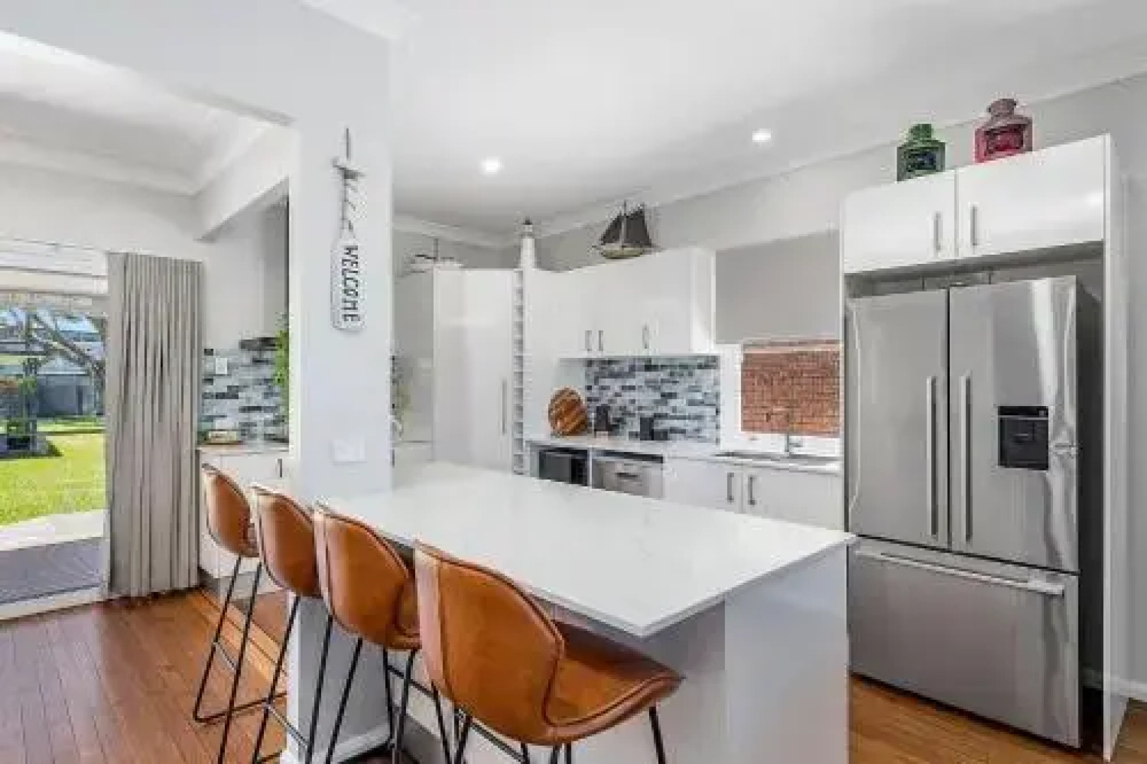 BANYANDAH 557 Ocean Drive NH