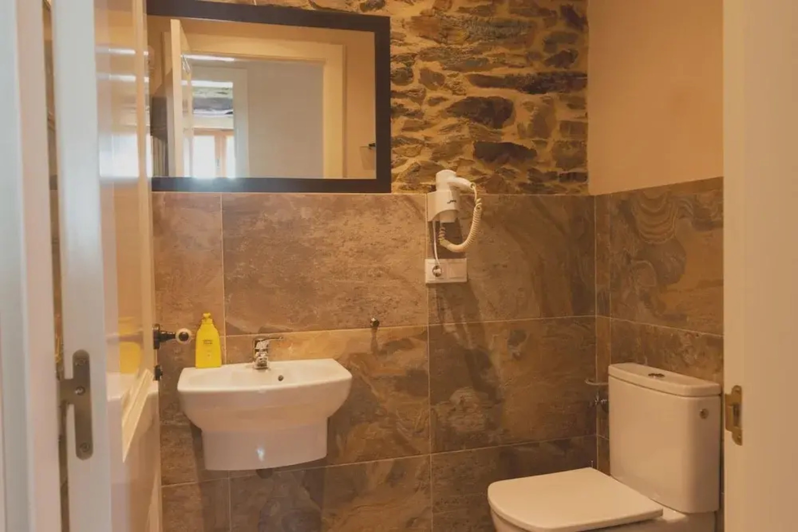 Apartment With 3 Bedrooms in Viveiro, With Wonderful Mountain View, Terrace and Wifi Near the Beach