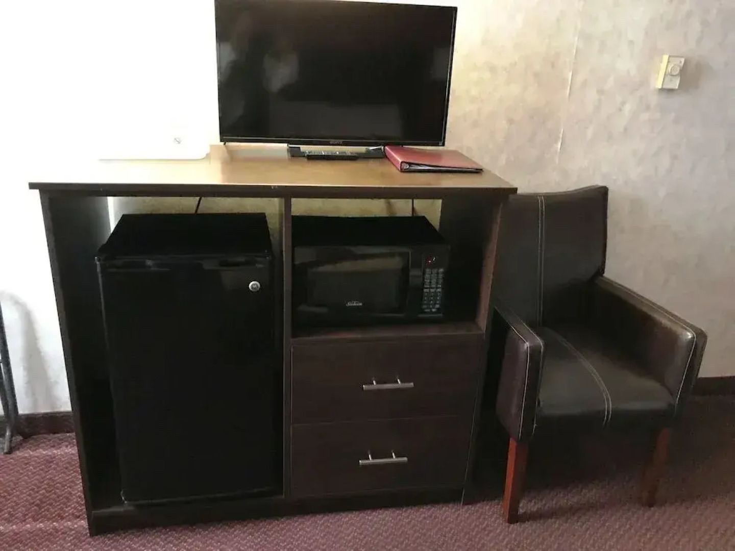 Econo Lodge Watertown