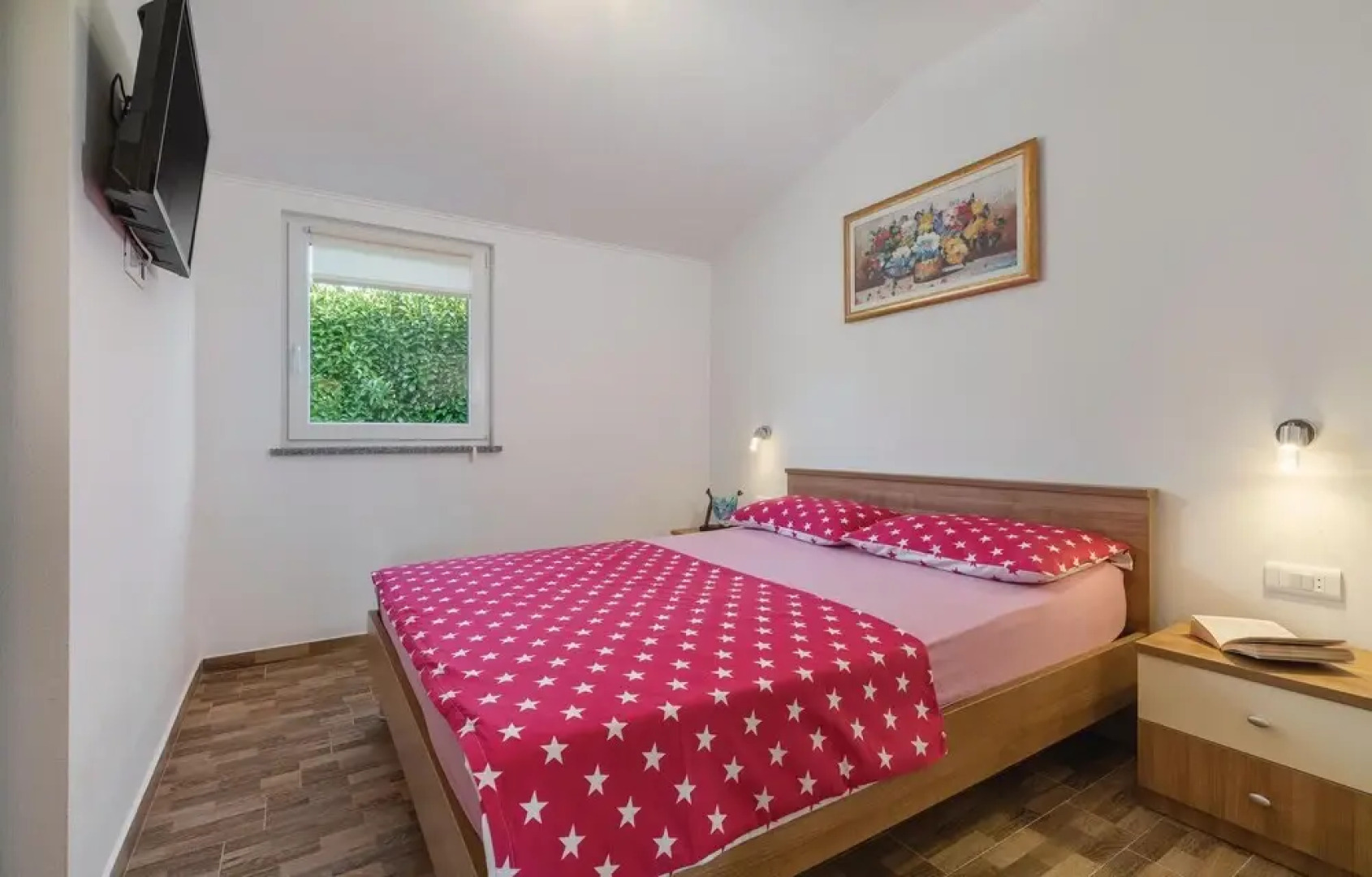 Awesome Home in Marcana with Hot Tub, Sauna & 6 Bedrooms