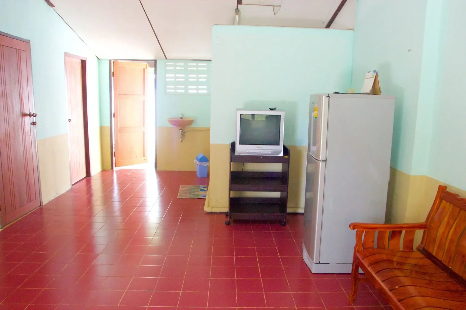 Sichang Shine Khao Resort