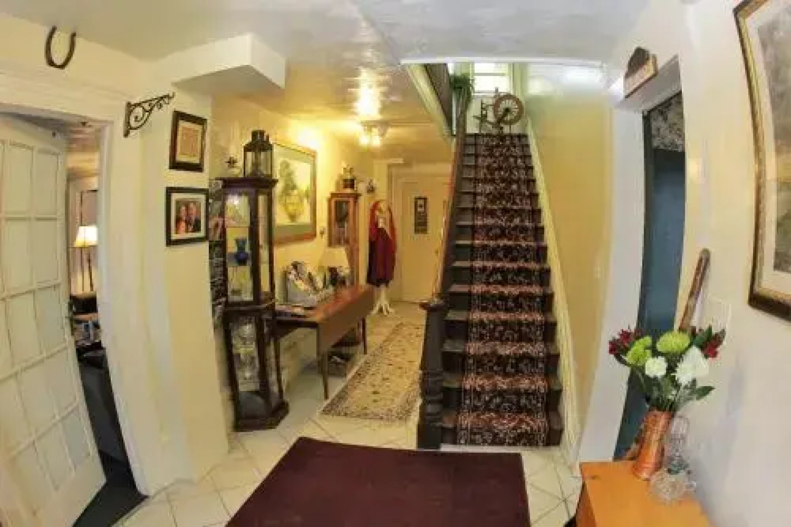 Glass Magnolia Bed And Breakfast