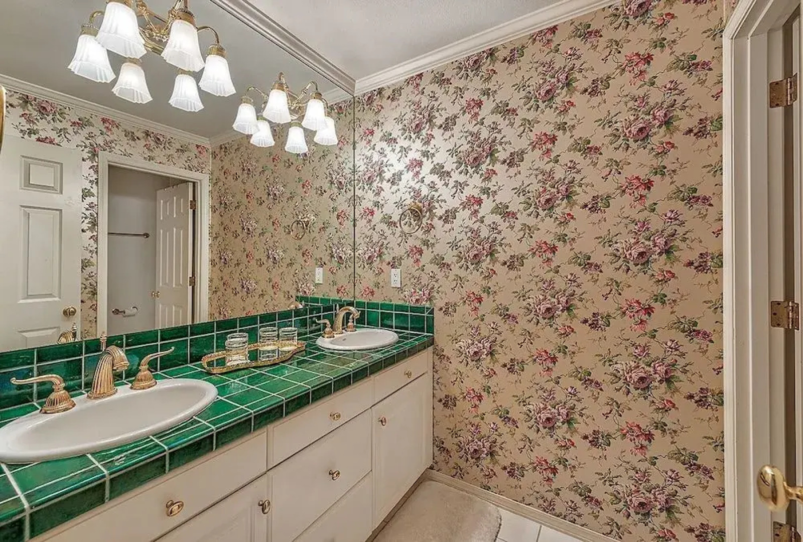 Sea Mist Waterfront Inn