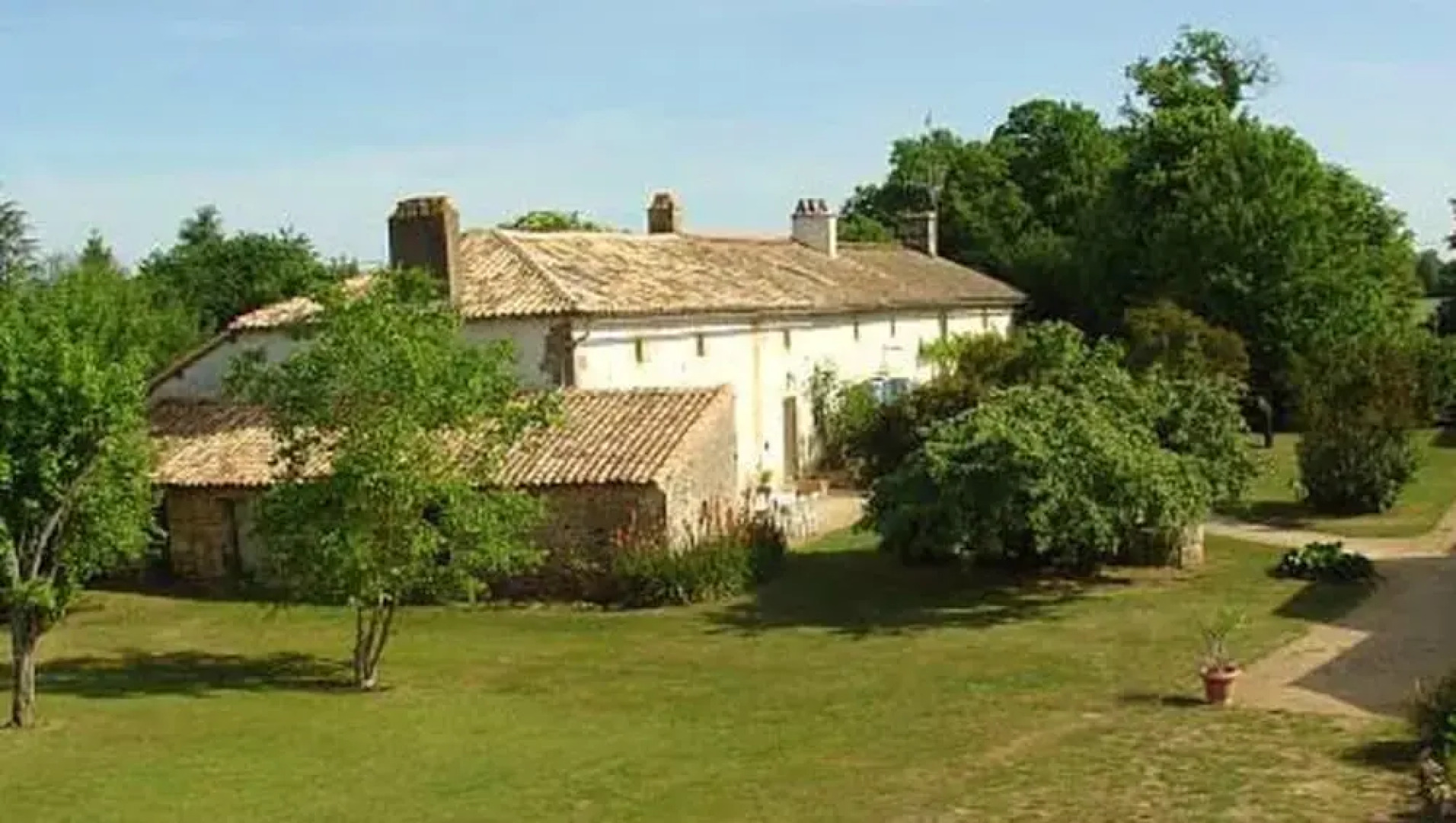 House With 5 Bedrooms in Saint-vincent-la-châtre, With Pool Access, Fu