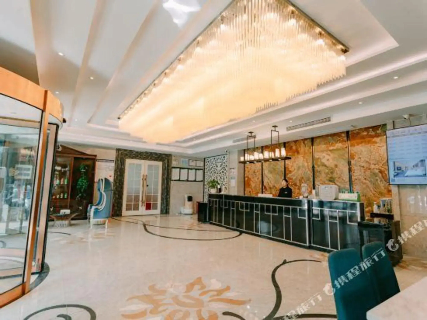 Qingmu Platinum Hotel (He County Hezhou Road Antian International)