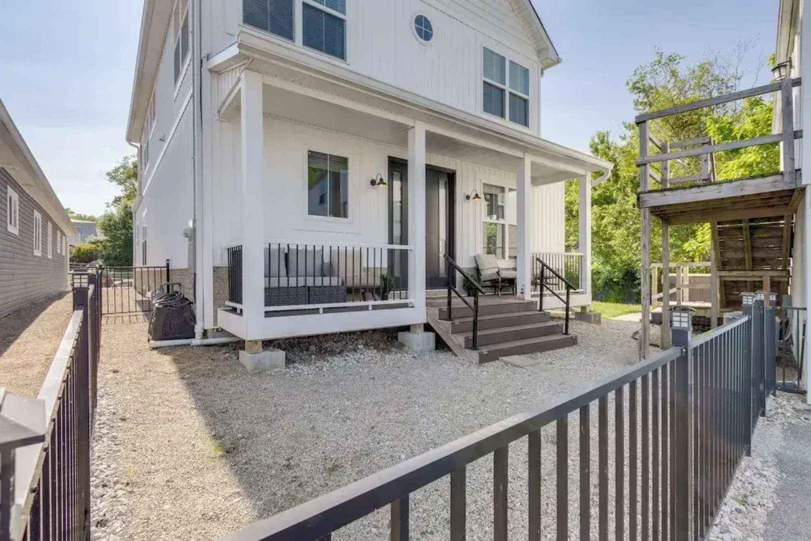 Steps to Buckeye Lake: Family-friendly Home