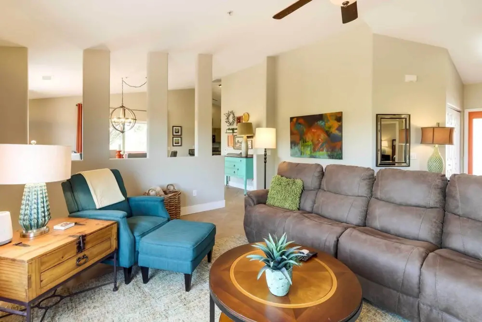 Deck & Indoor Pickleball Court: West Sedona Home!