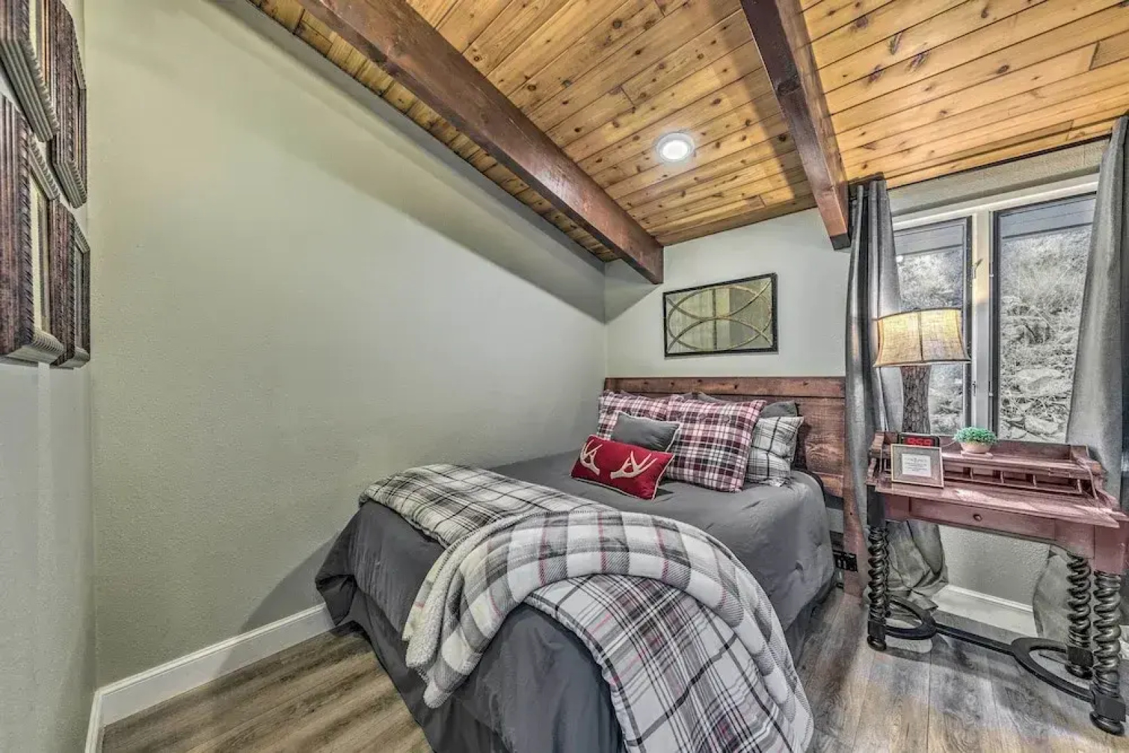 Serene Alto Cabin w/ Mountain Views & Fire Pit!